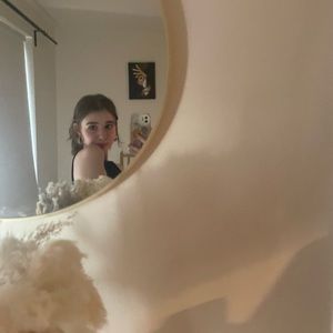 Meet your Posher, Isabella